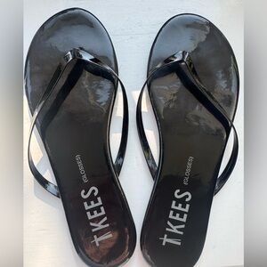 TKEES Black Glosses Sandals Simple Thong Style